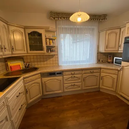 Ferienhaus Loehr Mit Treppenlift Дом отдыха Кобленц
